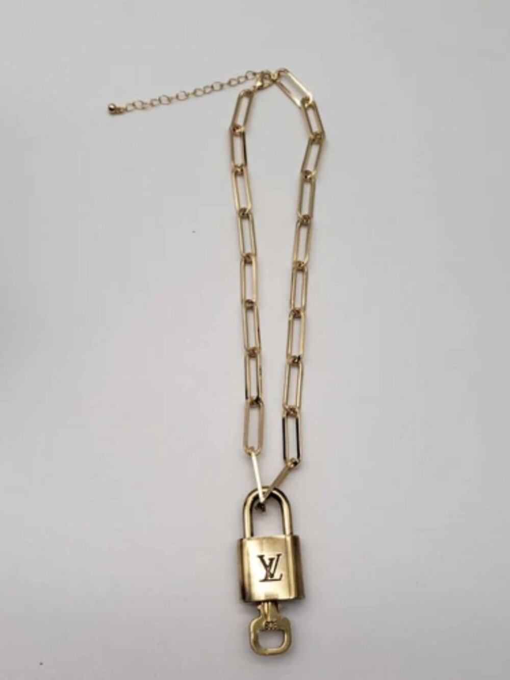 Gold-Plated Necklace with Authentic Louis Vuitton Padlock - Picture 3 of 8